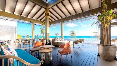 Breeze Poolside Dining and Bar